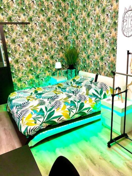 Le Led Room,Centre Ville Place De Parking Gratuite Sens Dış mekan fotoğraf